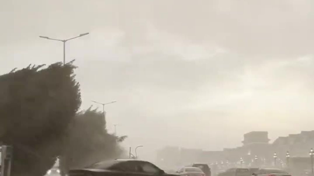 ⁣Саудовский город Таиф накрыл сильный ураган