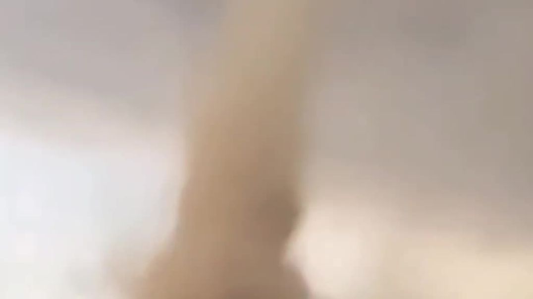 ⁣Серия торнадо в  Умм-Джасим, Северный Катар.