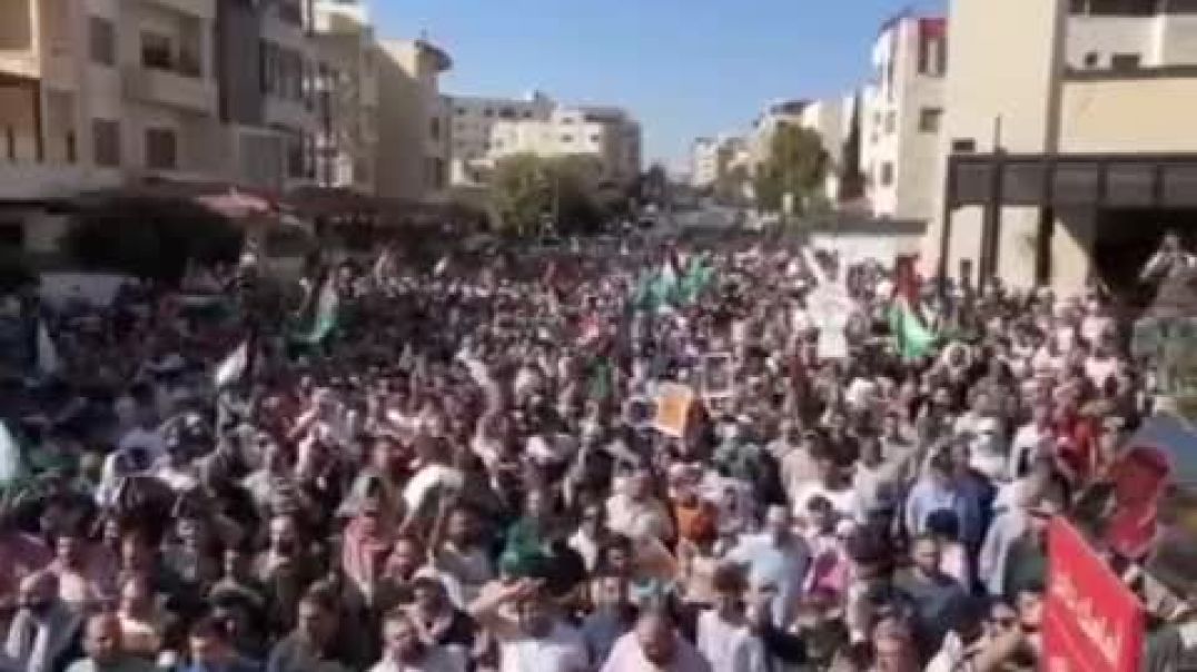 ⁣Улицы крупнейших городов Ближнего Востока наполняются людьми в ожидании обращения лидера "Хезбо