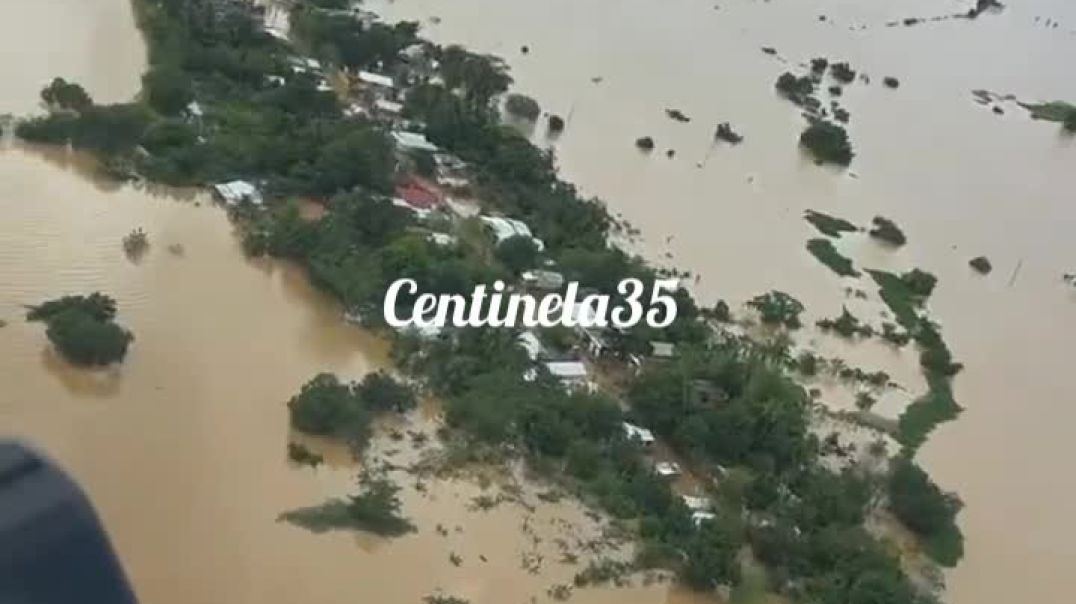 ⁣Большая часть Доминиканской республики по-прежнему охвачена сильнейшим наводнением