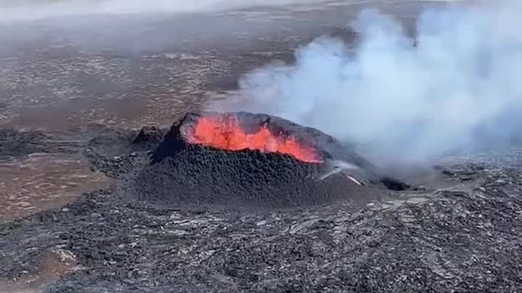 ⁣Вулкан Фаградальсфьялль в Исландии начинает проявлять ранние признаки извержения