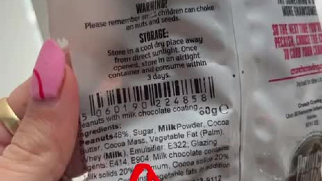 ⁣E120 и E904 - это добавки, содержащиеся во многих пищевых продуктах, которые получают из насекомых.