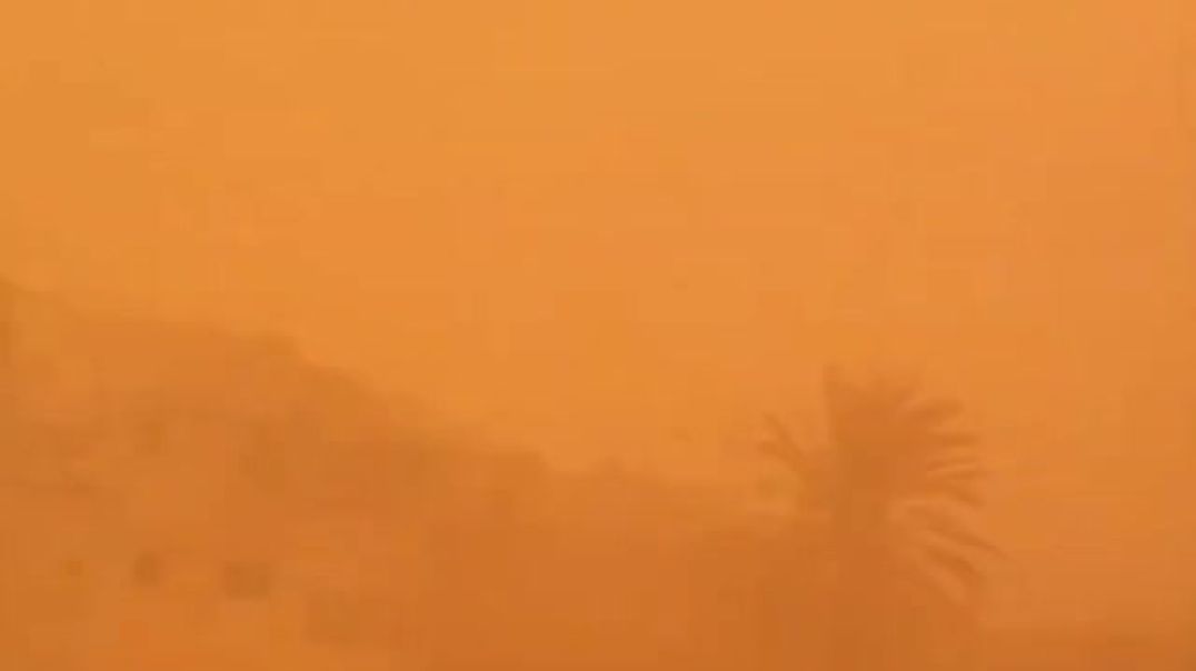 ⁣Песчаная буря накрыла сегодня большую часть Ливии с эпицентром в городе Дерна