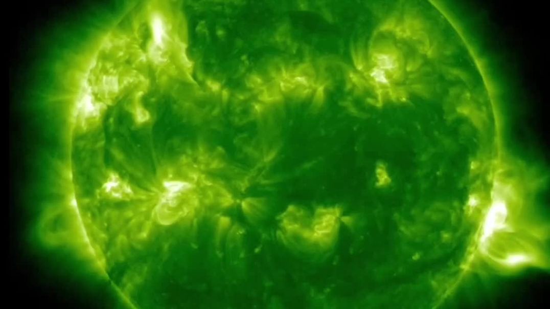 ⁣Солнце выдало три мощные вспышки и поставило рекорд 25-летнего солнечного цикла: