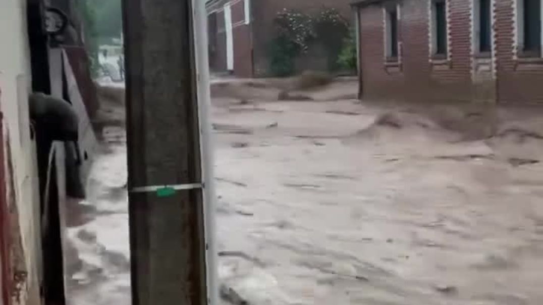 ⁣Ливневый паводок в коммуне Сайи-Лоретт (Сомма, Франция, 21.05.2024).